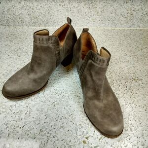 Lifestride Velocity Jovie Open Cut Grey Ankle Bootie Size 6.5 Faux Vegan Leather